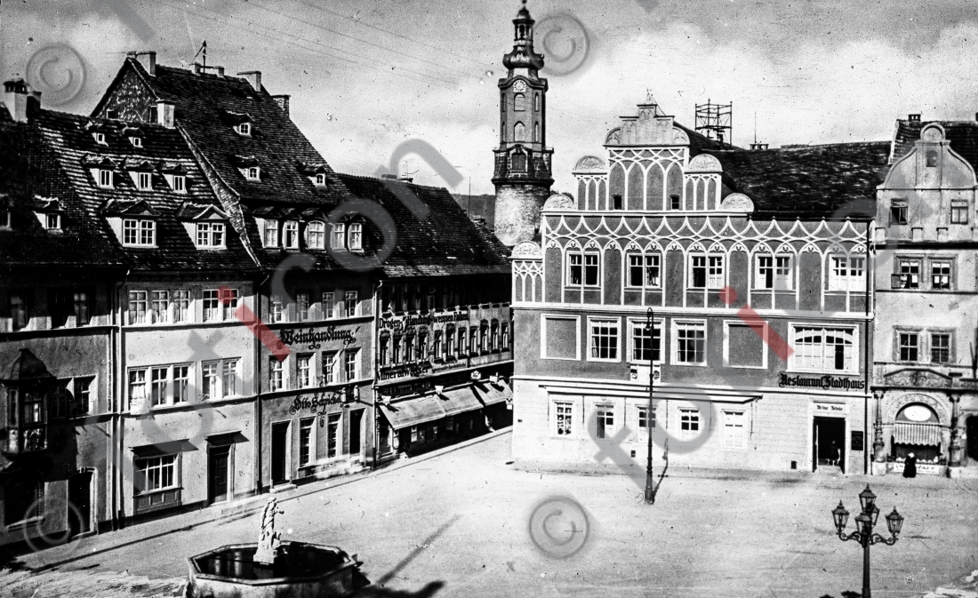 Marktplatz in Weimar | Market Square in Weimar - Foto simon-156-062-sw.jpg | foticon.de - Bilddatenbank für Motive aus Geschichte und Kultur